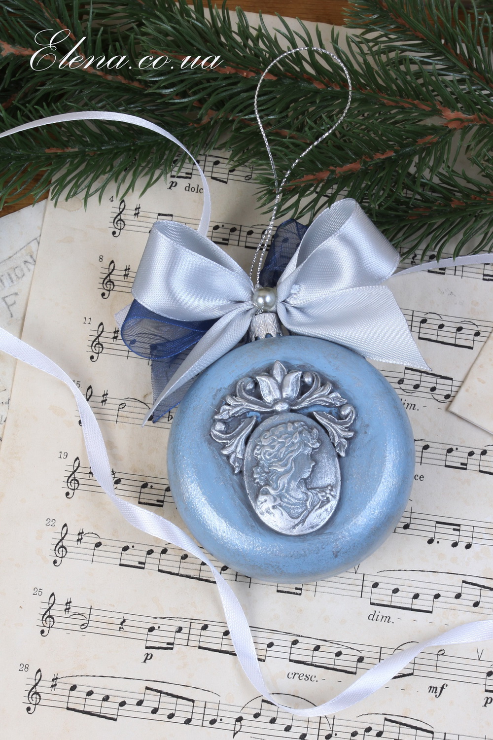 Медальон на ялинку