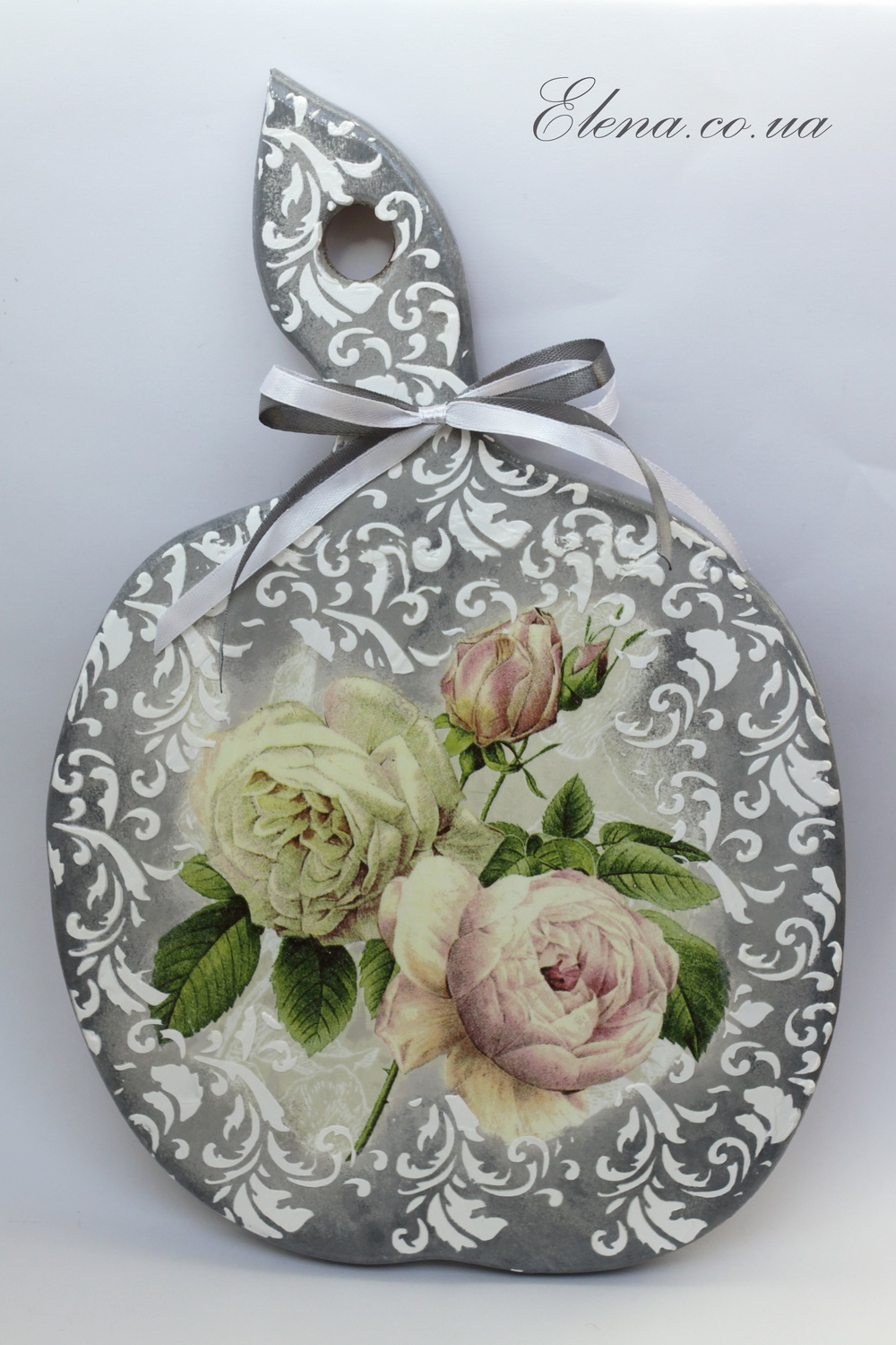 Розы в кружевах