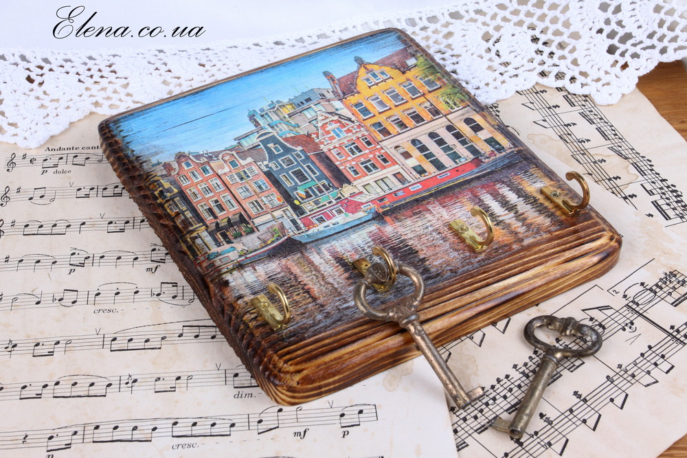 Ключница Домик у реки